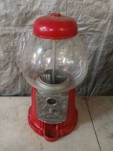 lot 6 image: 5c gumball machine