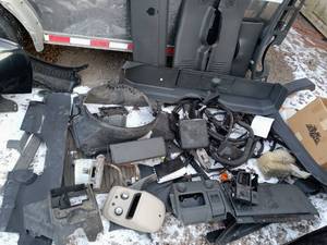 lot 54 image: Large Lot of Interior Pannels, airbags, air box, dash bezel, for 03-07 chevy truck. GMC, Chevrolet, Sierra, Silverado
