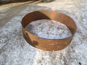lot 55 image: 5 heavy steel fire ring