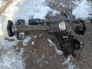 lot 56 image: Front Differential for 03-07 chevy 1500 truck. GMC, Chevrolet, Sierra, Silverado