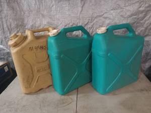 lot 49 image: 3 Watter Jugs
