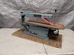 lot 92 image: Delta 15 scroll saw