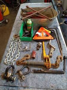 lot 104 image: Load Binder, Cleviss, Tire iron and other automotive items