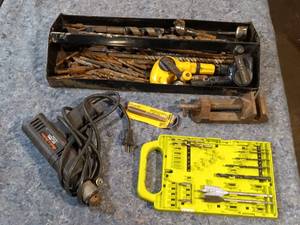 lot 108 image: Screw gun, drill bits and hand tools