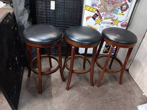 lot 128 image: 3 Padded swivel bar stools