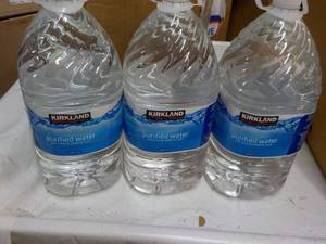 lot 2 image: 3 gallon Jugs Kirkland Purified Wat...