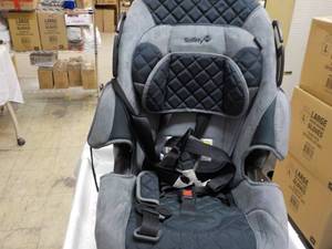 lot 35 image: Safety 1st Car Seat- consignor stat...