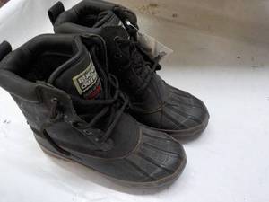 lot 36 image: Rugged Outback Thermolite Boots siz...