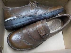 lot 55 image: Earth Origins Clinton size 7.5W Sho...
