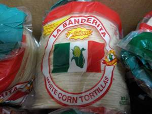 lot 98 image: La Banderita White Corn Tortillas