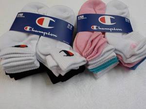 lot 128 image: 16 pr Champion Youth Quarter Socks ...