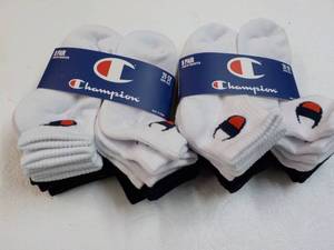 lot 130 image: 16 pr Champion Youth Quarter Socks ...