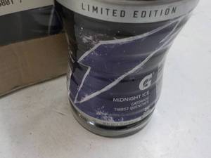 lot 149 image: 15 ct 28 oz Bottles Gatorade Midnit...