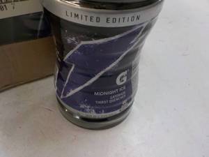 lot 150 image: 15 ct 28 oz Bottles Gatorade Midnit...