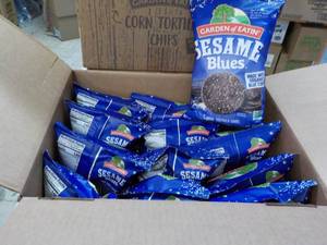 lot 183 image: 12 ct 5.5 oz Bags Garden of Eatin S...