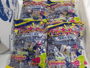 lot 266 image: 4 ct 35.08 oz Bags Manzela Party Ba...