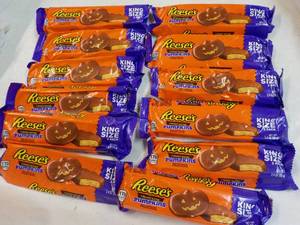 lot 282 image: Reeses Candy...