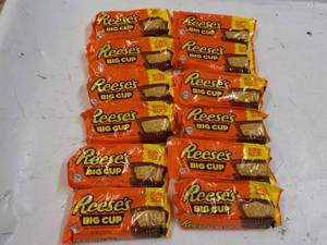 lot 287 image: Reeses Candy...