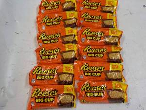 lot 288 image: Reeses Candy...