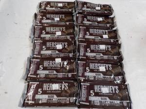 lot 290 image: Hersheys Candy...