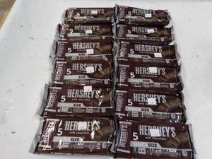 lot 291 image: Hersheys Candy Bars