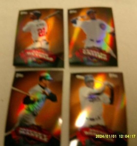 lot 22 image: 2010 TOPPS CARDS