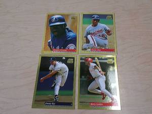 lot 52 image: BASEBALL CARDS