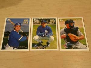 lot 75 image: BASEBALL CARDS
