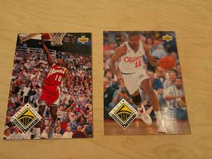 lot 77 image: BASKETBALL CARDS