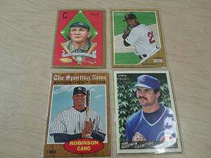 lot 125 image: BASEBALL CARDS