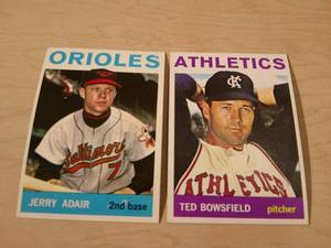 lot 154 image: BASEBALL CARDS