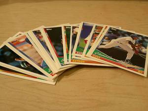 lot 194 image: 1994 TOPPS BASEBALL