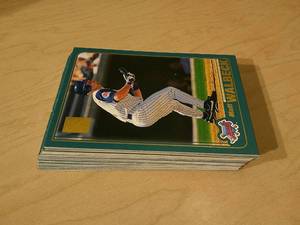 lot 204 image: TOPPS 2000 BASEBALL CARDS
