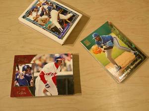 lot 207 image: ASSORTED BASEBALL CARDS