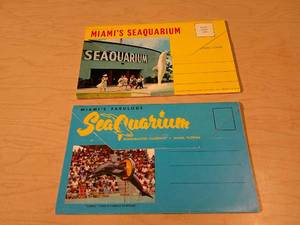 lot 332 image: VINTAGE POSTCARDS