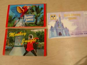 lot 335 image: VINTAGE POSTCARDS