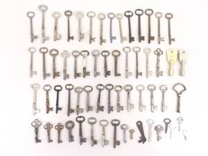 Lot of Antique Skeleton Keys