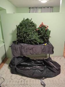 Pre-lit Artificial Christmas Tree with Storage Bag and Stand