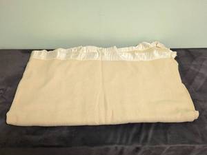 North Star Woolen Blanket - Twin Size with Satin Trim