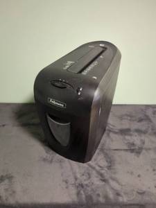 Fellowes Cross-Cut Paper Shredder Model DS-2