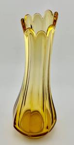 lot 8 image: L.E. Smith Amber Paneled Swung Vase 10.5 Tall