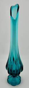 lot 17 image: L.E. Smith Peacock Pedestal Swung Vase 15 Tall