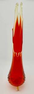 lot 16 image: L.E. Smith 3 Toe Hobnail Swung Vase 16 Tall