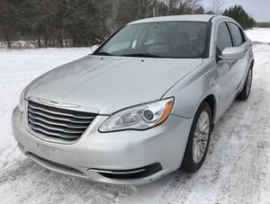 lot 3 image: 2012 Chrysler 200 LX
