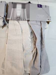 lot 154 image: Lush Decor Window Curtains