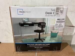 lot 256 image: Mainstays Mesh Task Chair with Plush Padded Seat