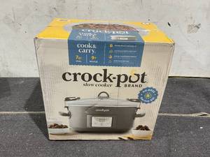 lot 202 image: Crock-Pot Programmable 7-Quart Cook and Carry Slow Cooker
