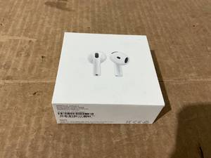 lot 319 image: Apple AirPods 4