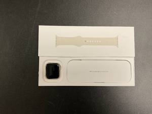 lot 48 image: Apple Watch SE (2nd Gen) GPS 40mm Smartwatch with Starlight Aluminum Case