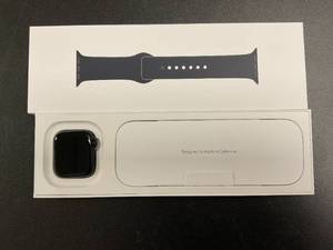 lot 50 image: Apple Watch SE (2nd Gen) GPS 40mm Smartwatch with Midnight Aluminum Case